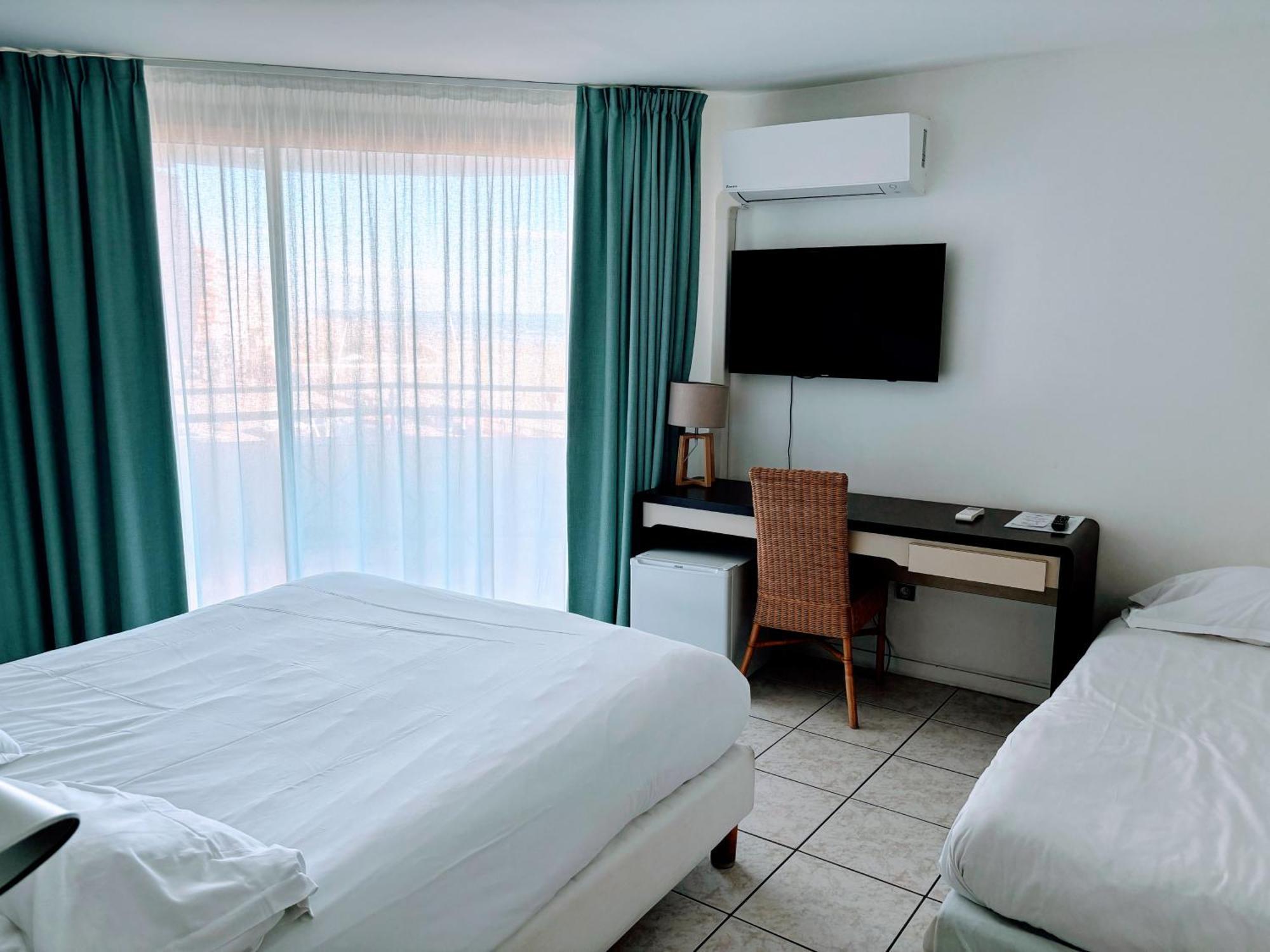Brasilia Hotel Палава-ле-Фло Екстериор снимка